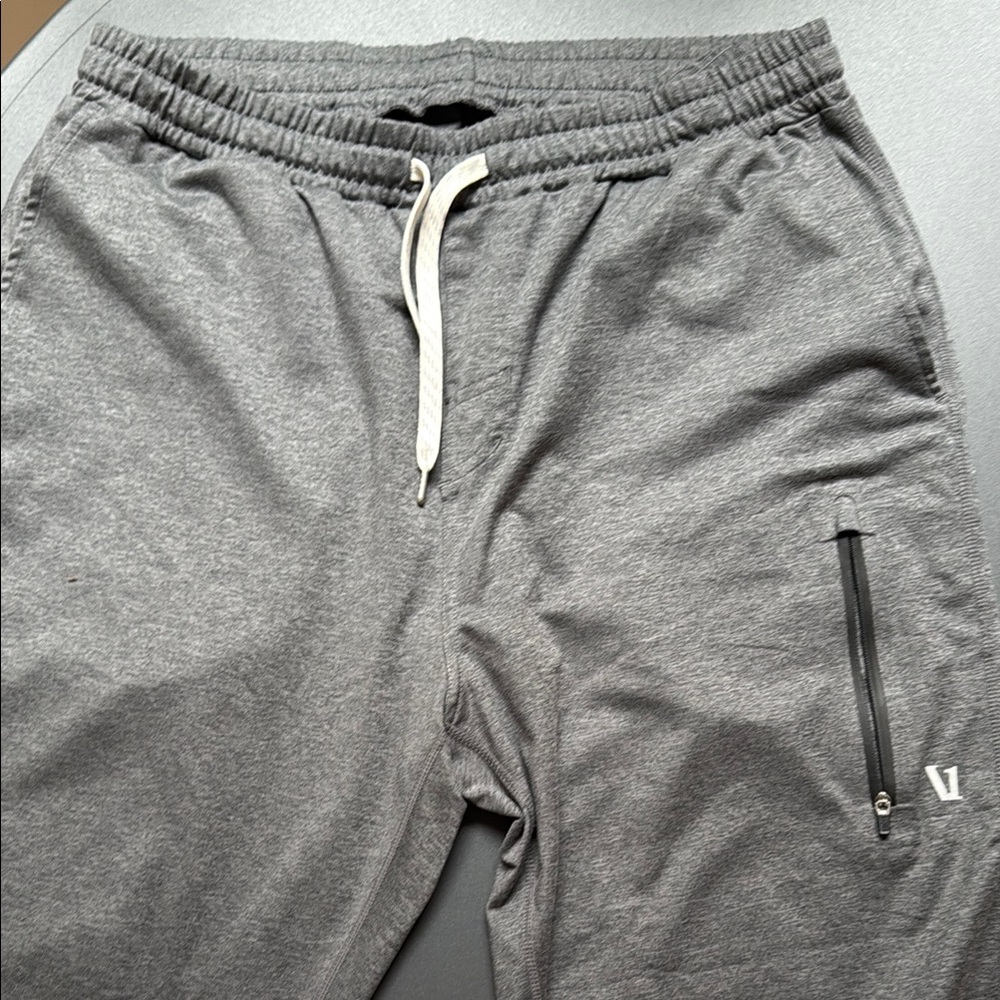 Vuori Men's Gray Jogger Pants